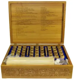 Настоящее "Русское лото" в резной шкатулке с бочонками из мореного ясеня "Кремль" Настоящее "Русское лото" в резной шкатулке с бочонками из мореного ясеня "Кремль"