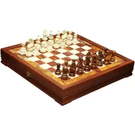 Шахматы из красного дерева "Американские" фигуры из красного оникса и белого мрамора Шахматы из красного дерева "Американские" фигуры из красного оникса и белого мрамора