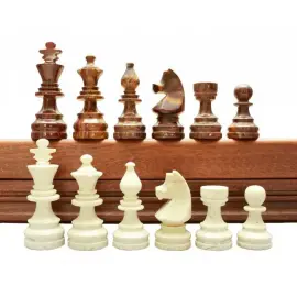 Шахматы из красного дерева "Американские" фигуры из красного оникса и белого мрамора Шахматы из красного дерева "Американские" фигуры из красного оникса и белого мрамора