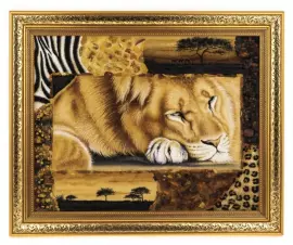 Картина из янтаря "Лев"