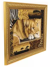 Картина из янтаря "Лев"