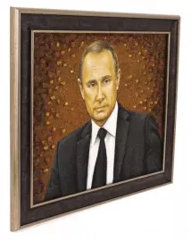 Картина из янтаря "Портрет Владимира Путина"