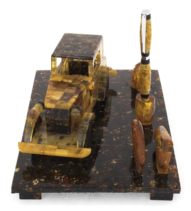 Amber writing device "Car" with a handle