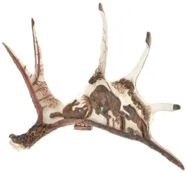 Изделие из рога "Лось и волки"