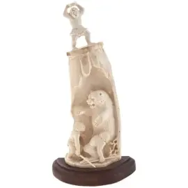 Композиция из бивня мамонта "Древняя охота" Композиция из бивня мамонта "Древняя охота"