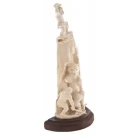 Композиция из бивня мамонта "Древняя охота" Композиция из бивня мамонта "Древняя охота"