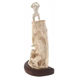 Композиция из бивня мамонта "Древняя охота" Композиция из бивня мамонта "Древняя охота"