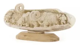 Изделие из бивня мамонты "Четыре охотника" Изделие из бивня мамонты "Четыре охотника"