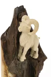 Изделие из бивня мамонта "Горные бараны"