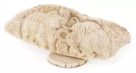 Изделие из бивня мамонта "Мамонты-соперники"