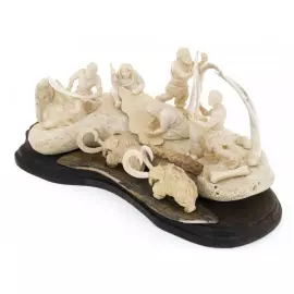 Композиция из бивня мамонта "Строим вигвам"