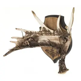Композиция из рога лося "Охота с легавой на уток" Композиция из рога лося "Охота с легавой на уток"