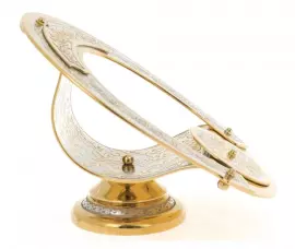 The "Horseshoe for Luck" phone stand