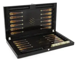 Нарды из мореного дуба и янтаря "Пантера" коллекции "Дикая природа" Нарды из мореного дуба и янтаря "Пантера" коллекции "Дикая природа"