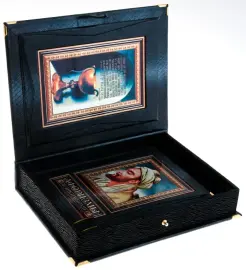 Книга в кожаном переплете "Афоризмы великих врачей" в коробе