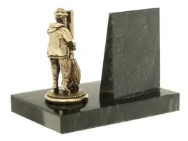 Сувенир из бронзы и змеевика "Нефтяник" Сувенир из бронзы и змеевика "Нефтяник"