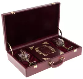 Набор бокалов для вина "Виноград" на 2 персоны, с подарочной книгой "Просто о лучших винах"