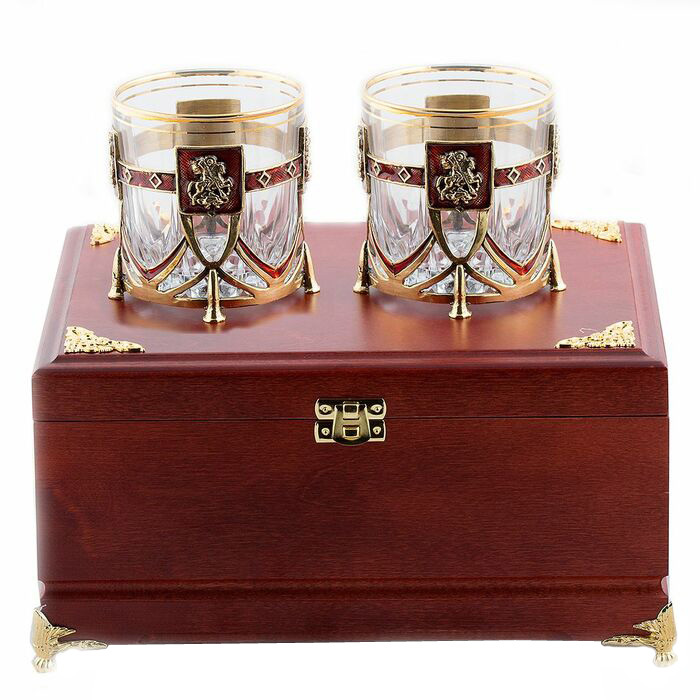 Whiskey set "George the Victorious" for 2 persons, in a wooden box