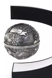 Серебряный елочный шар "Космос" с магнитной подставкой