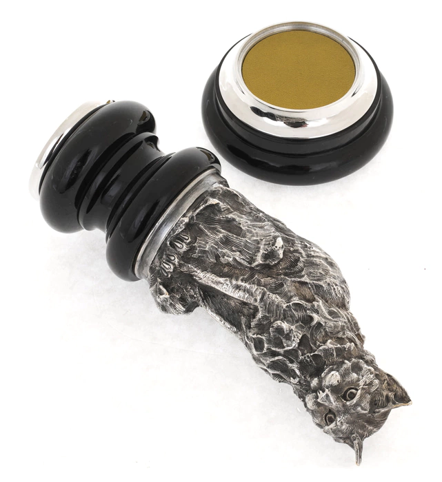 Seal "Cat" (black jade)