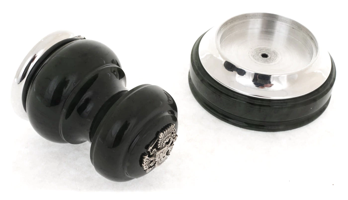 Stamp "Armorial" (black jade)