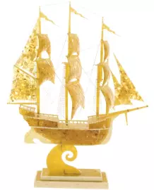 Корабль "Каравелла" белый янтарь