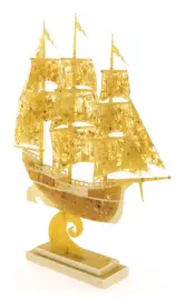 Корабль "Каравелла" белый янтарь