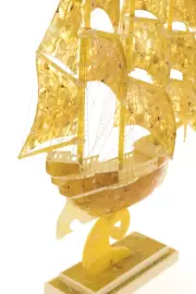 Корабль "Каравелла" белый янтарь