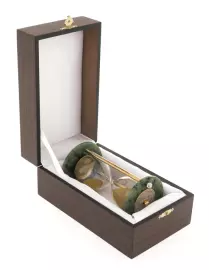 Hourglass on jade (1.5 min)