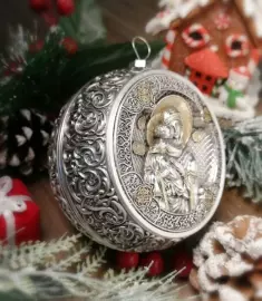 Серебряный елочный шар "Владимирская Богородица" с позолотой