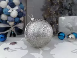 Silver Christmas tree ball "Frosty pattern"