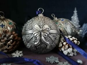 Silver Christmas tree ball "Winter Fairy Tale"