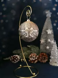 Серебряный елочный шар "Зимняя сказка"