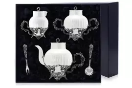 Серебряный чайный  набор "Симфония": вилка для лимона, сахарница, сливочник, совок для сахара, чайник