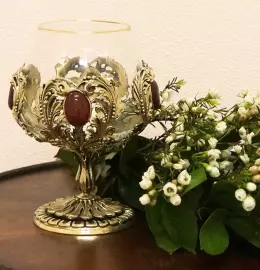 Cognac glass with natural stone (Carnelian) in a wooden box