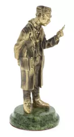 Статуэтка из бронзы "Доктор" змеевик