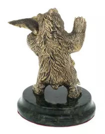 Статуэтка из бронзы "Медведь с осетром"