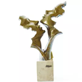 Скульптура "Страсть" (Passion)