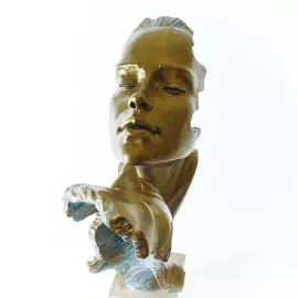 Скульптура "Страсть" (Passion)