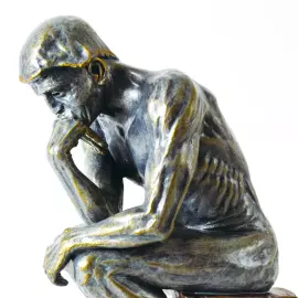 Sculpture "Thinker" (Thinker)
