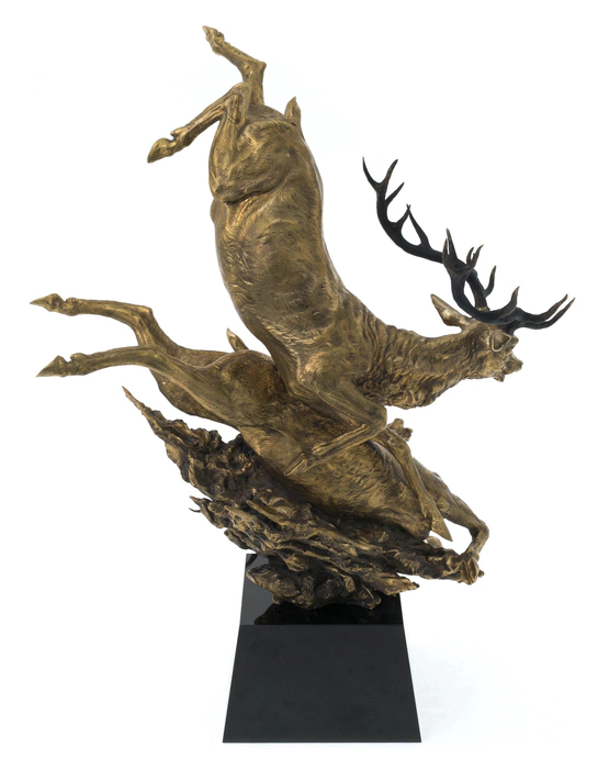 The author's bronze sculpture "Chase"