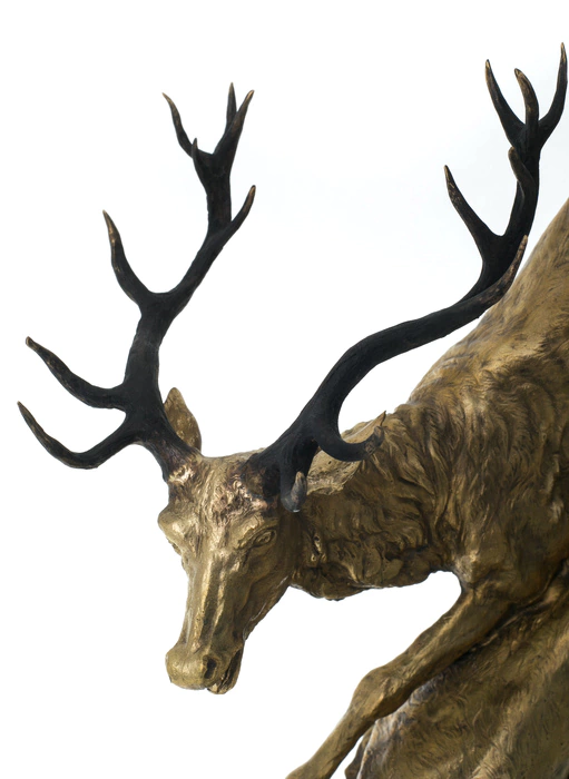 The author's bronze sculpture "Chase"
