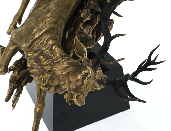 The author's bronze sculpture "Chase"