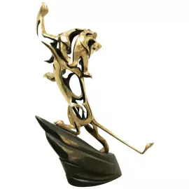 Авторская скульптура из бронзы "Лев на задних лапах"