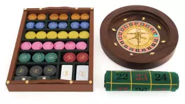 A gift set for playing roulette (color - brown, leather)