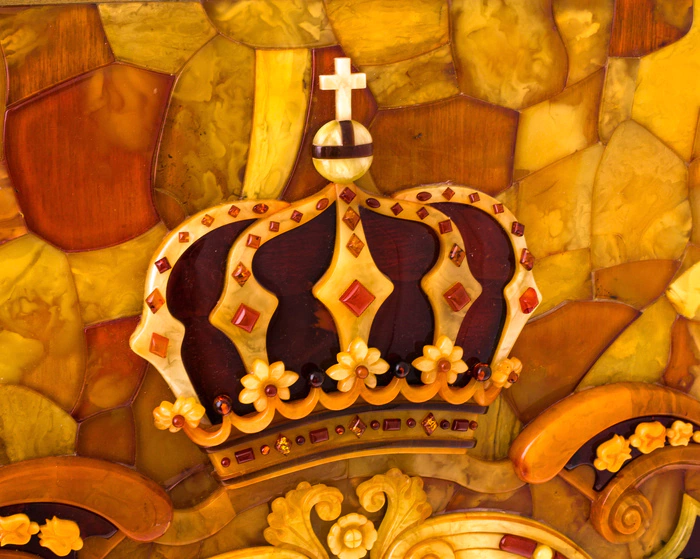 Amber panel "Mirror, fragment of an amber room" (scale 1:2)