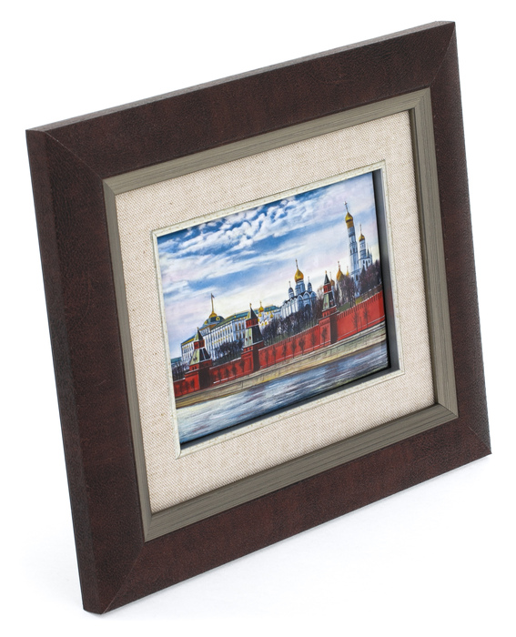 Gift panel "Kremlin embankment" (finift)