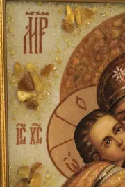 Икона из янтаря "Владимирская Божья Матерь"