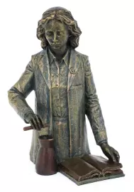 Sculpture "Pharmacist/Chemist" (Pharmacist/Chemist)