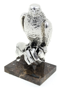 Статуэтка "Сокол на руке" посеребрение (Falcon on hand, silvering)